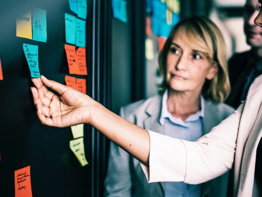 FUNECAP-GROUPE-femmes-secteur-funéraire